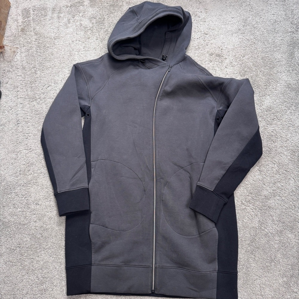 Lululemon Women's 6 In Orbit Jacket Graphite Gray Black with Hood Full Zip